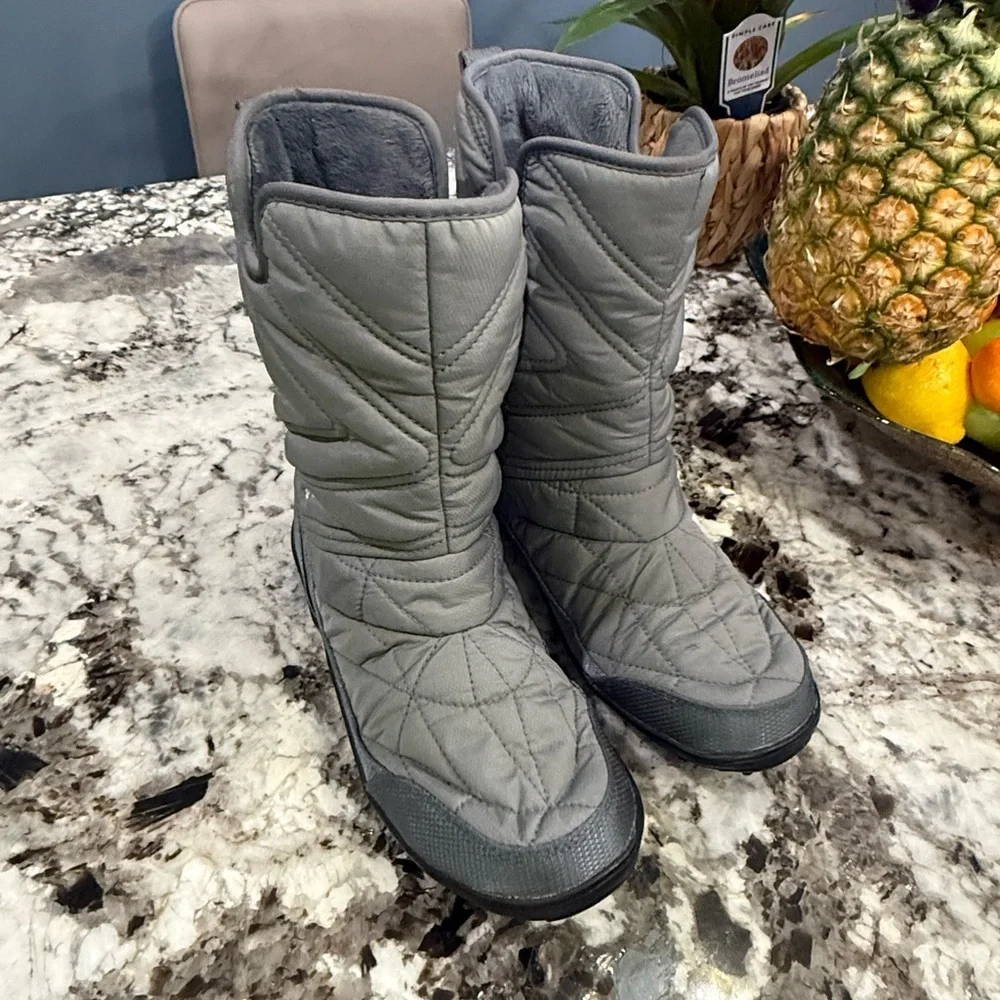 Columbia Thermolite Boots woman’s size 7